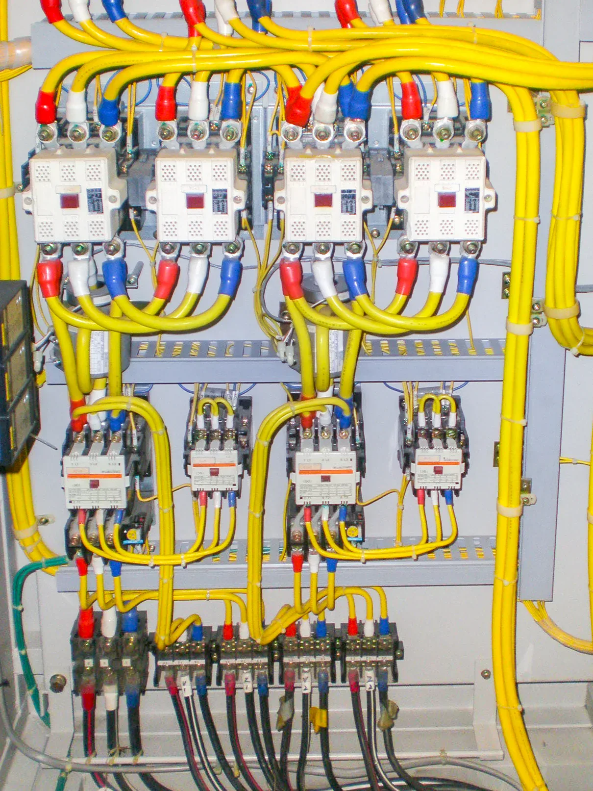 オフィスビルの弱電工事